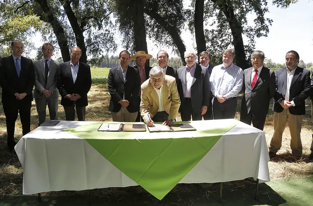 firmaconveniogentilezaMINAGRI